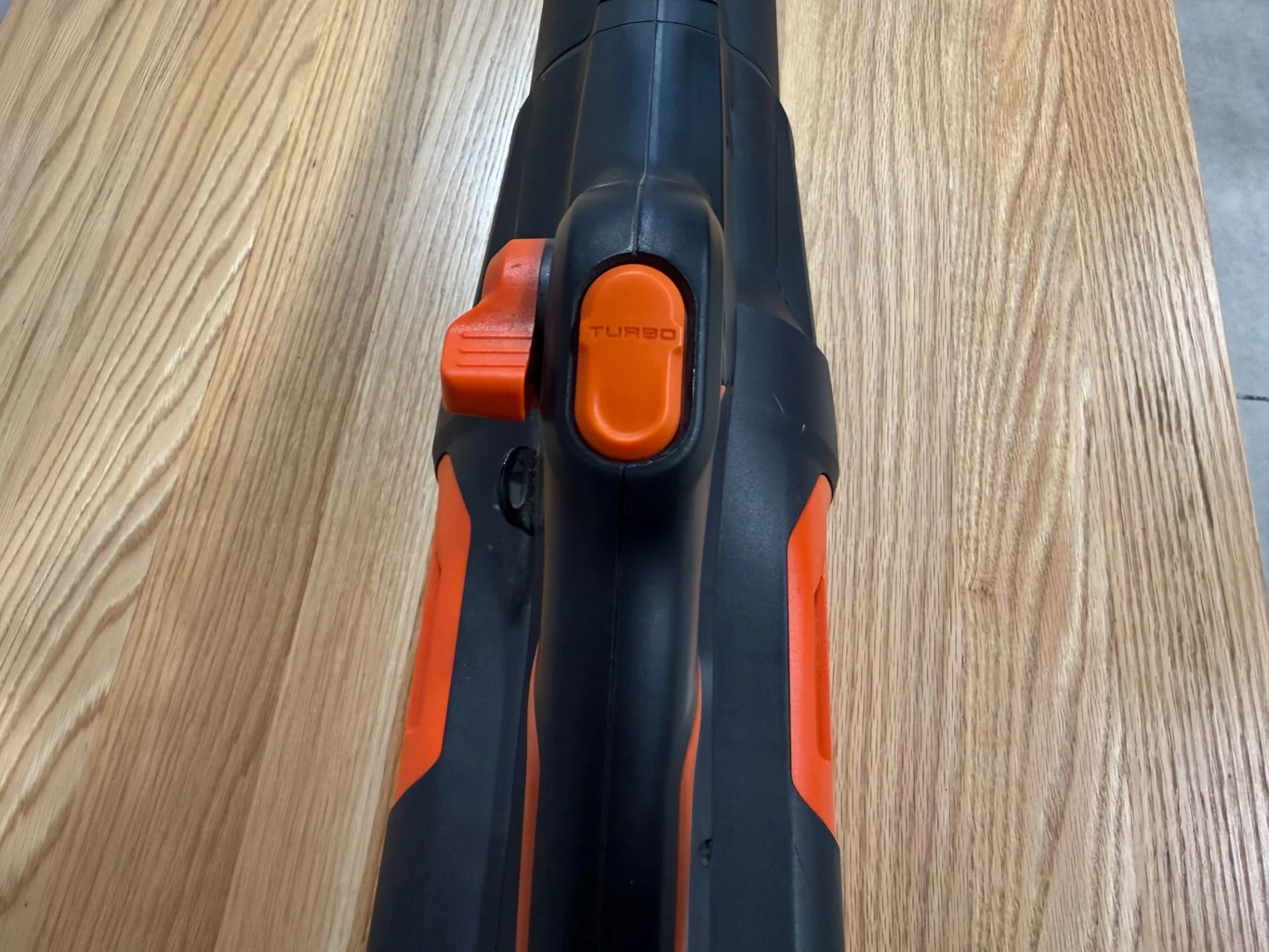 Bad Boy Mowers 80V Handheld Blower with 2.5 Ah Battery - Image 5