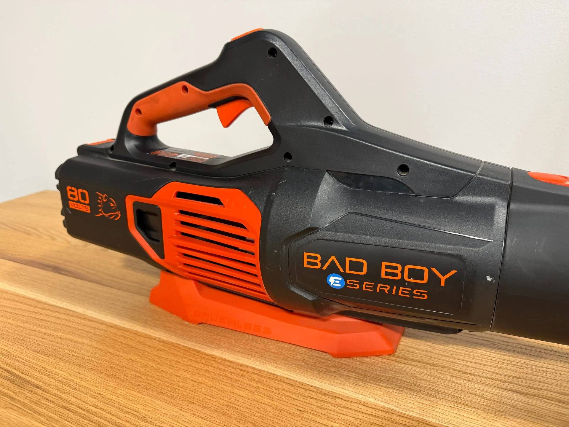 Bad Boy Mowers 80V Handheld Blower with 2.5 Ah Battery - Image 4
