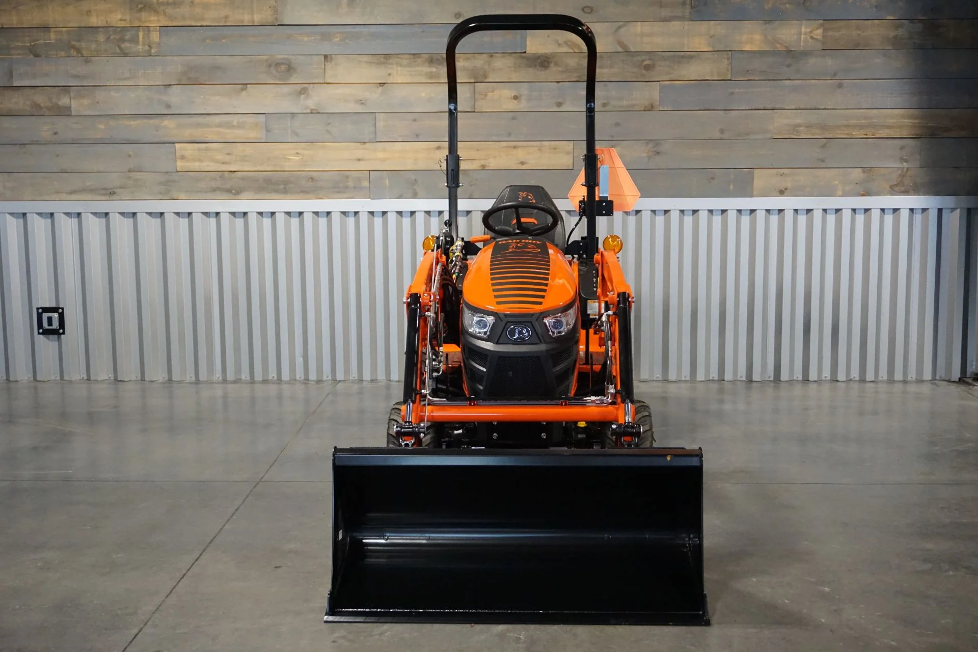 1022H - 10 SERIES, 22HP W/ 100 LOADER - Image 9