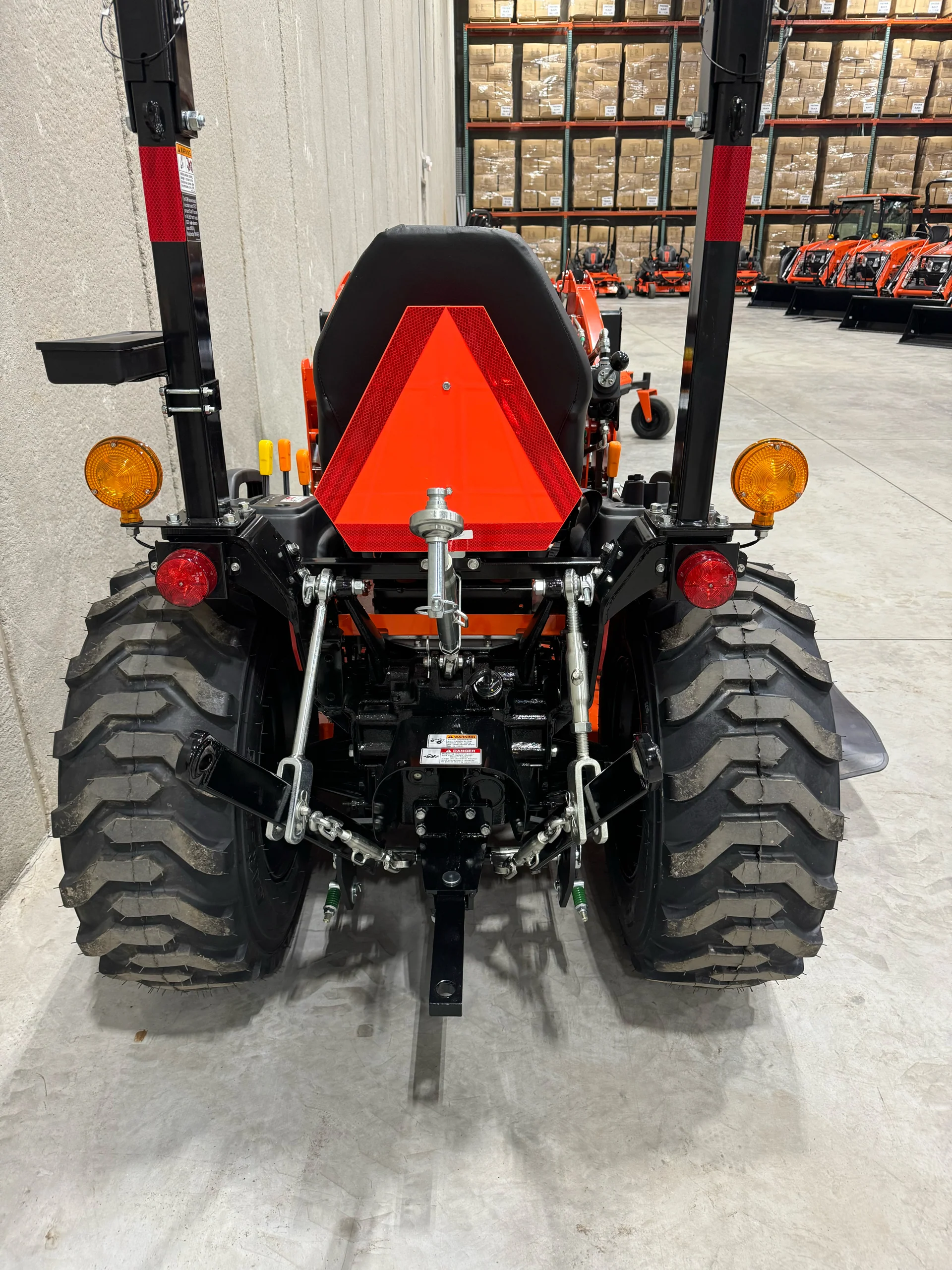 1025H - 10 SERIES, 24 HP W/ 105 LOADER - Image 10