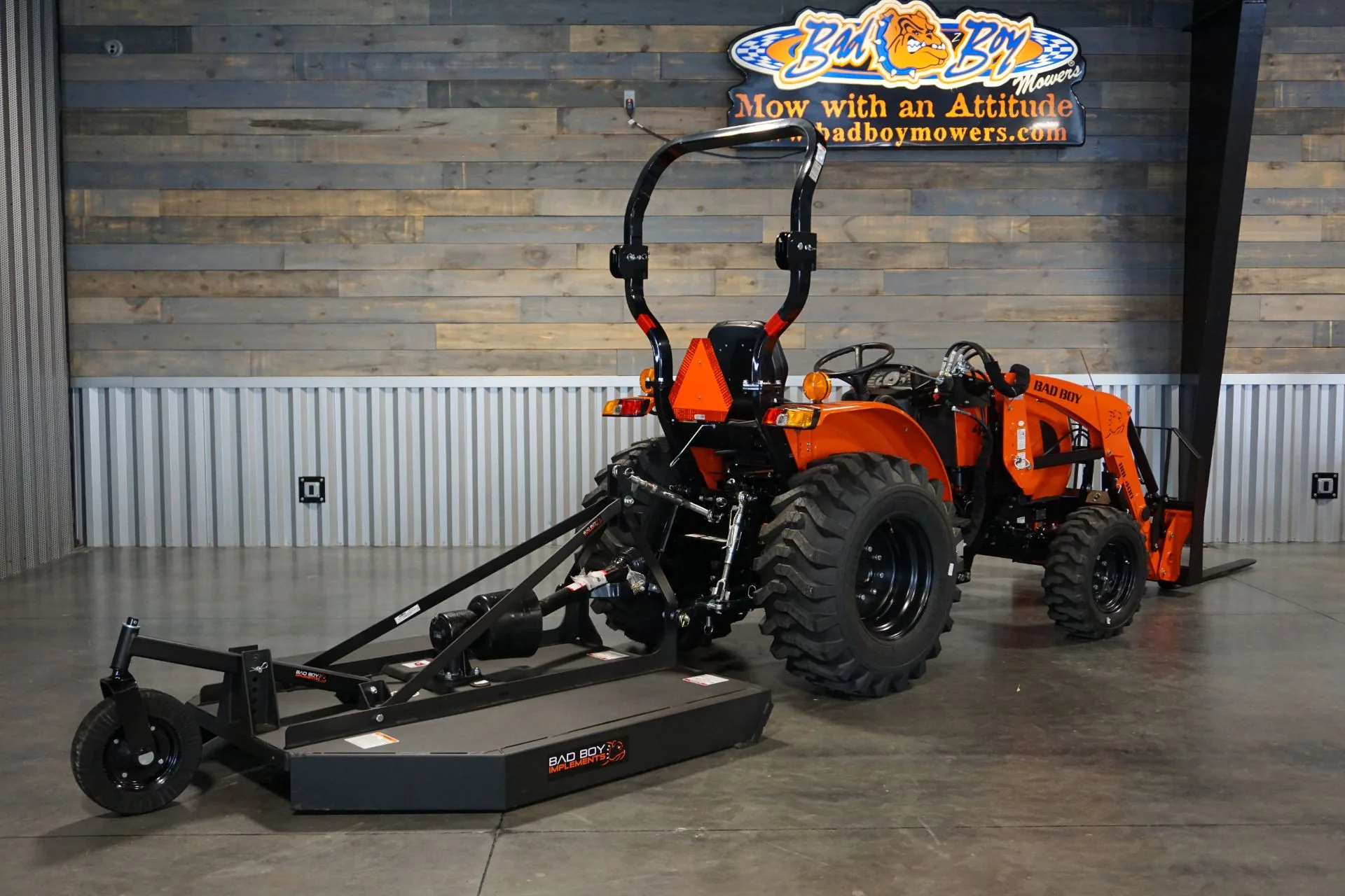 4025H Essentials Package Tractor, Loader, Bucket, 5' Brush Cutter, 42" Pallet Forks - Image 10