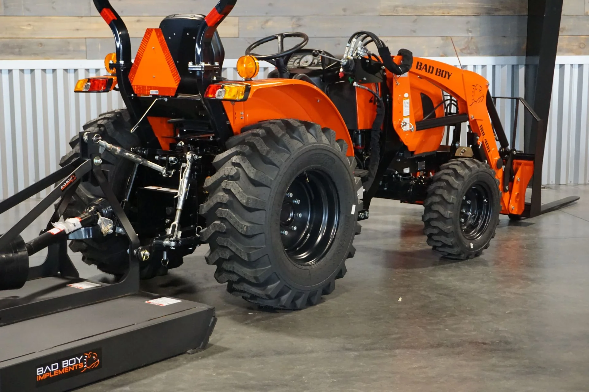 4025H Essentials Package Tractor, Loader, Bucket, 5' Brush Cutter, 42" Pallet Forks - Image 12