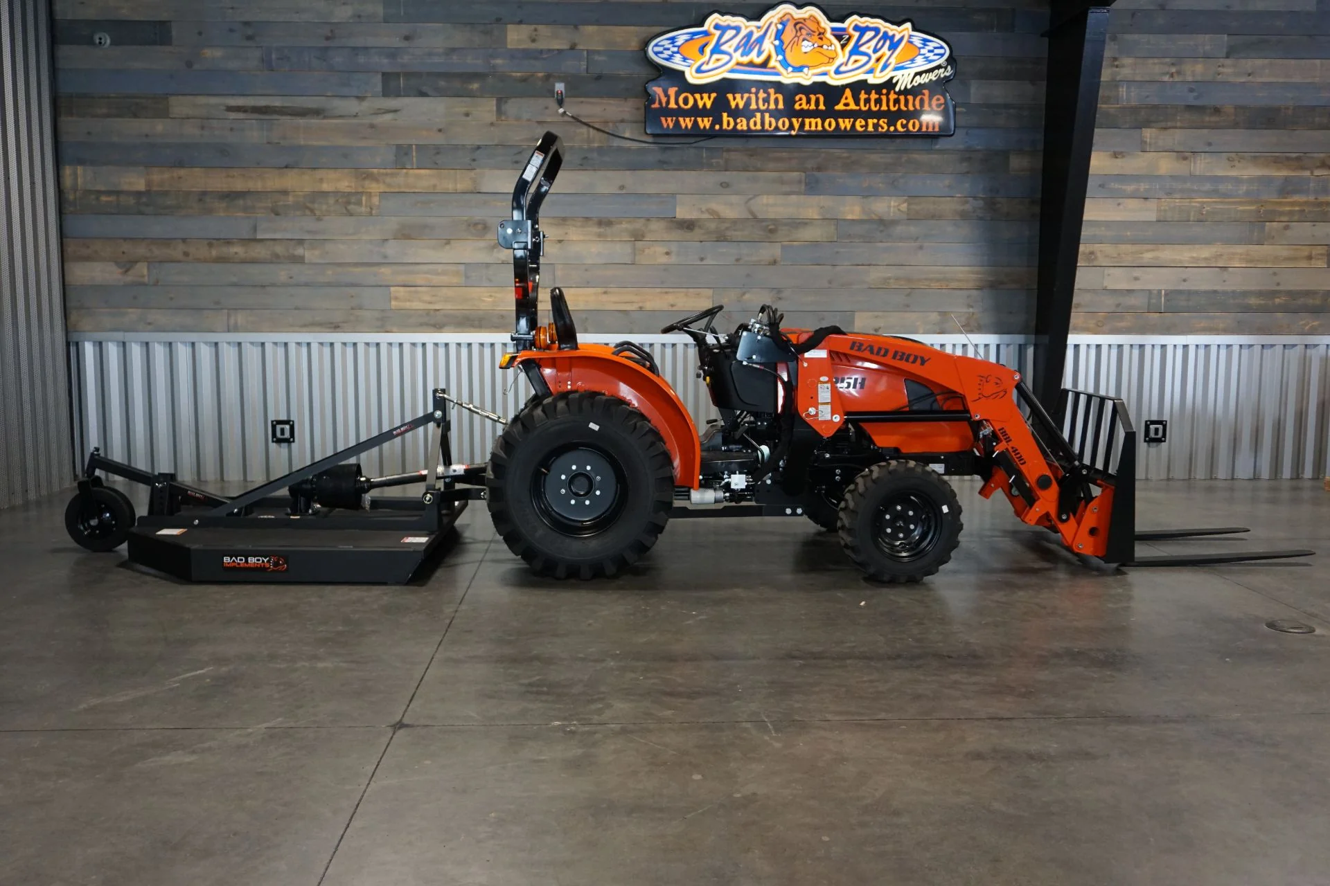 4025H Essentials Package Tractor, Loader, Bucket, 5' Brush Cutter, 42" Pallet Forks - Image 13