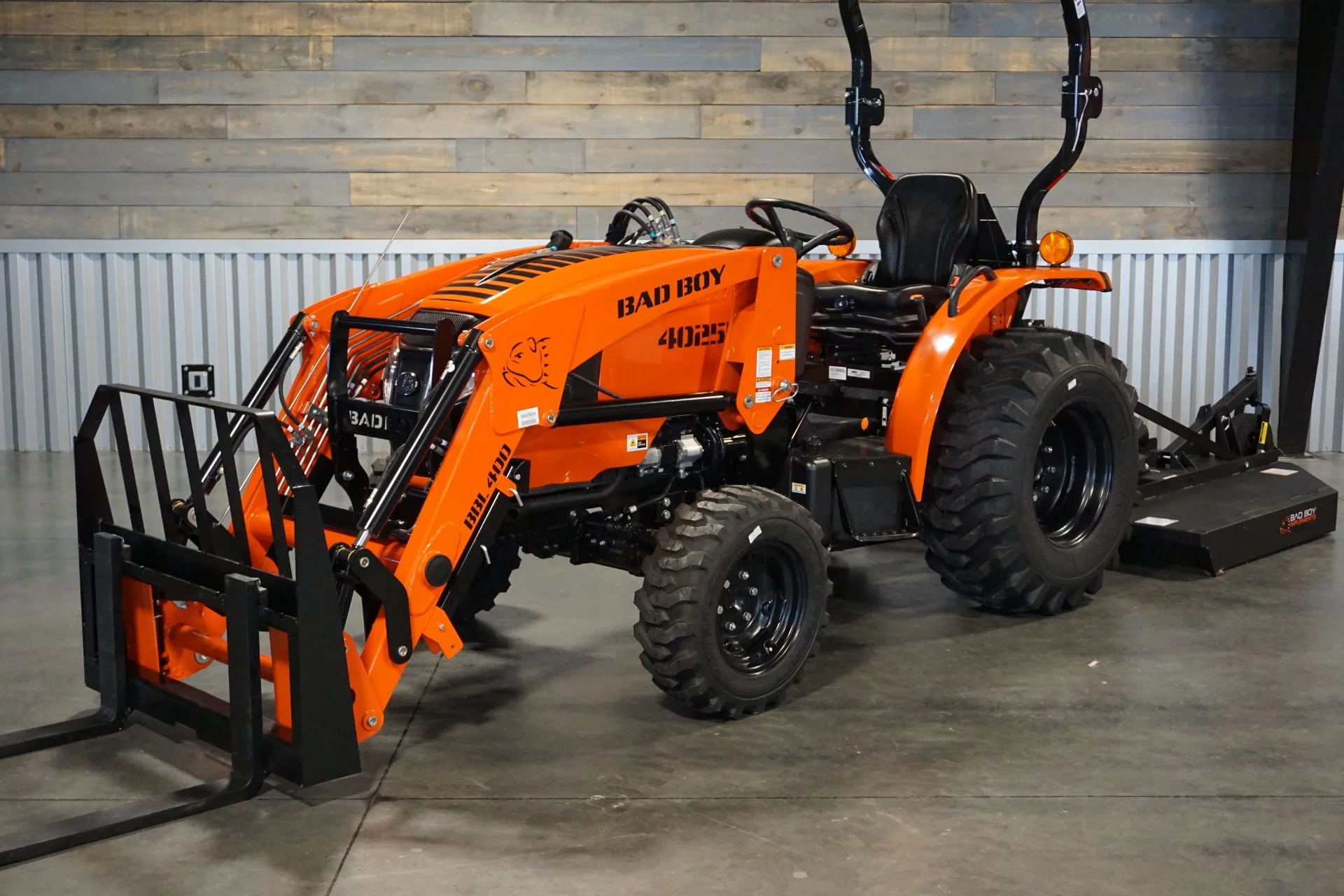 4025H Essentials Package Tractor, Loader, Bucket, 5' Brush Cutter, 42" Pallet Forks - Image 3