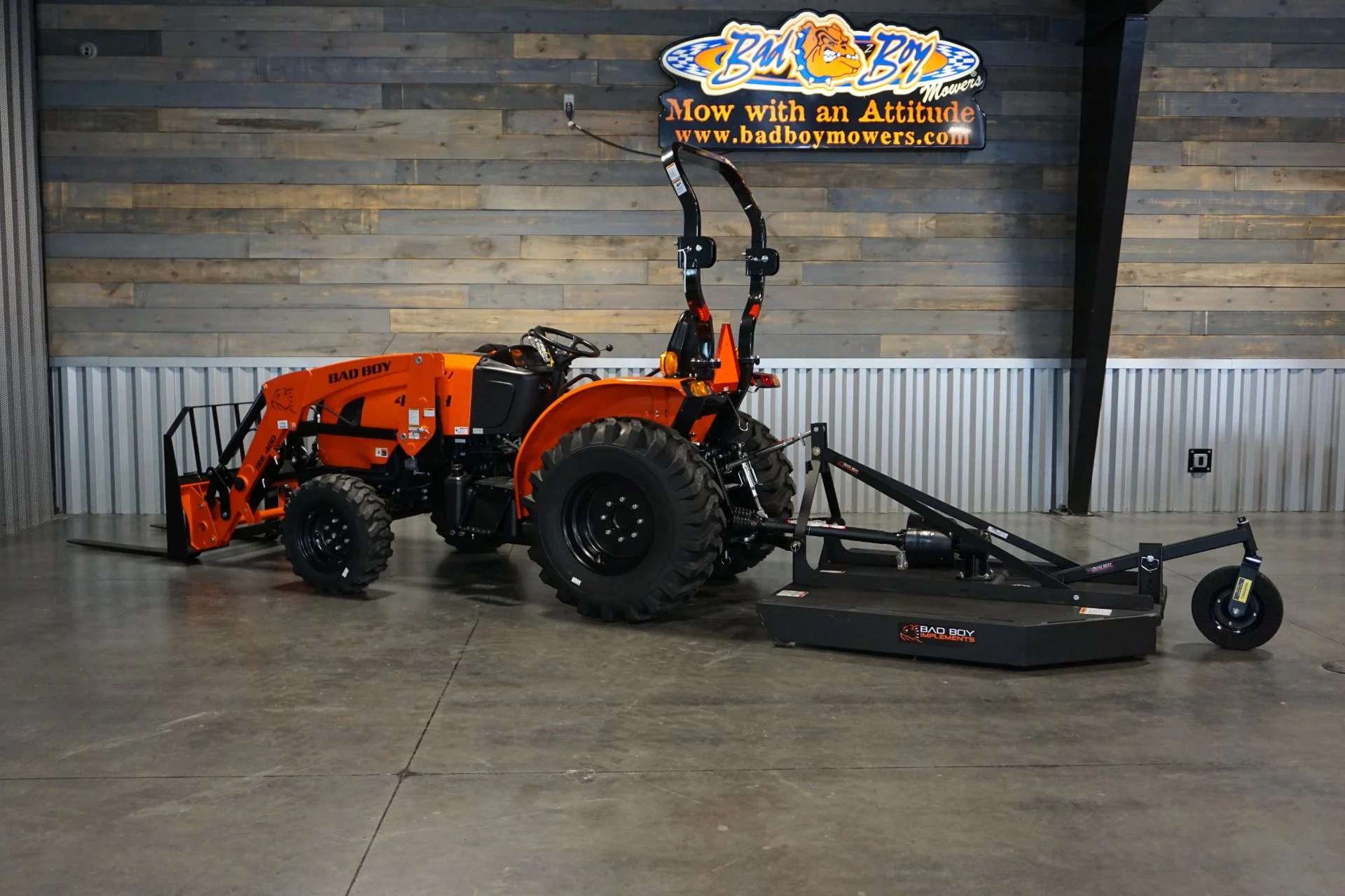 4025H Essentials Package Tractor, Loader, Bucket, 5' Brush Cutter, 42" Pallet Forks - Image 6